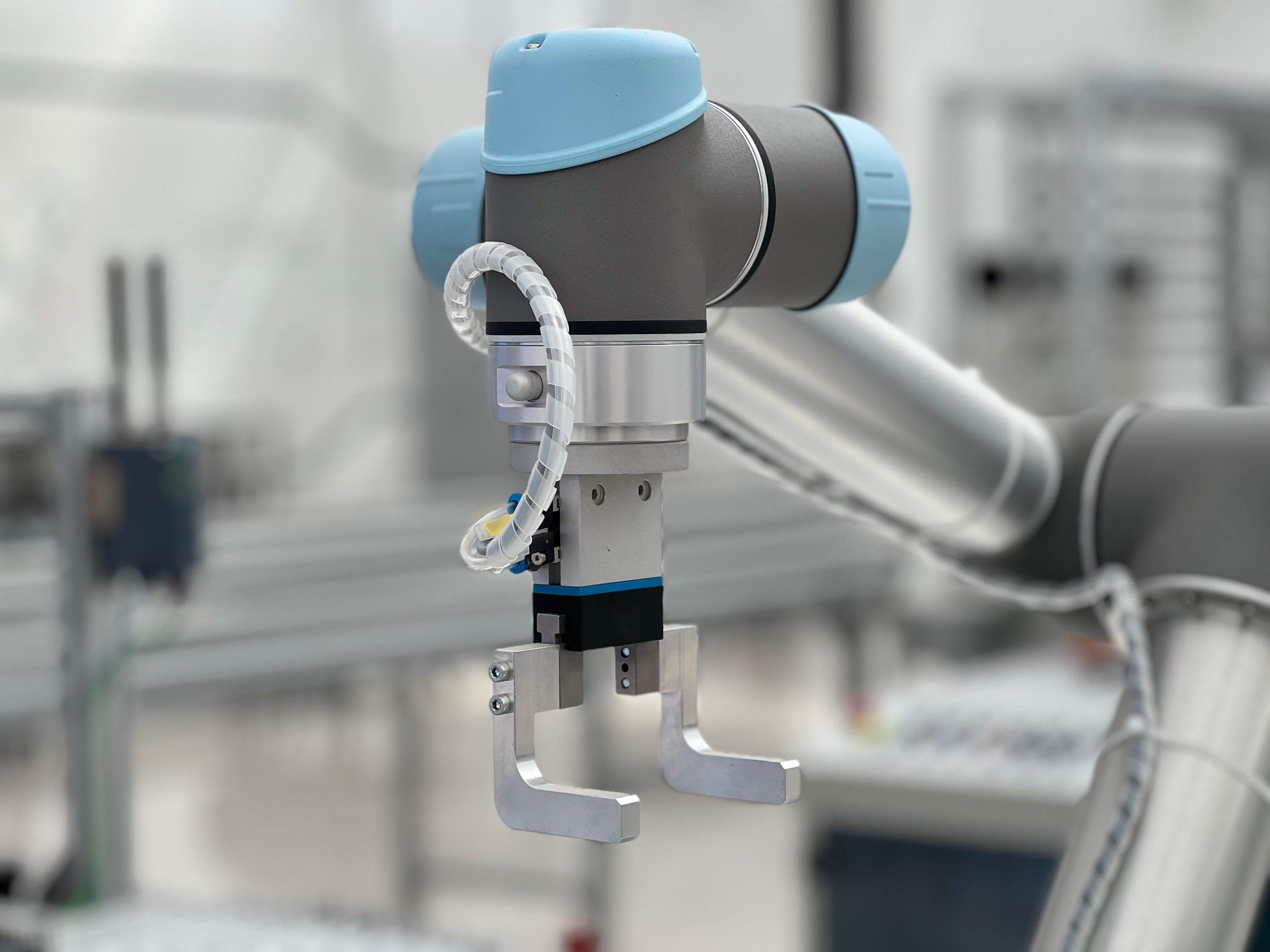Industrial robotic arm